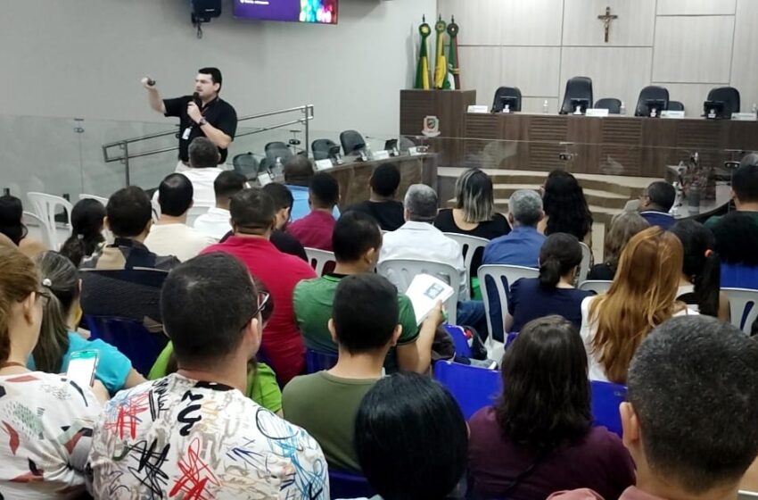  Escolas da rede estadual realizam jornada pedagógica na câmara de vereadores