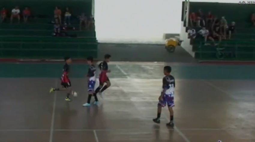  Time sub 12 da escolinha Talentos vence e garante vaga na semifinal do futsal centro sul.