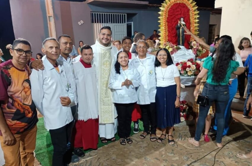  Missa solene encerra festividades em honra a Santa Rita no bairro Betânia.