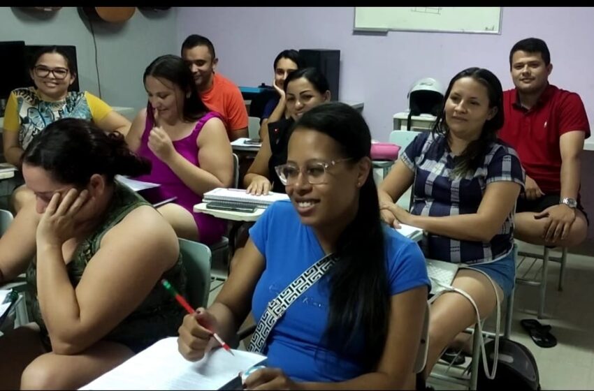  Associação Santa Maria segue ministrando aulas para o concurso municipal.