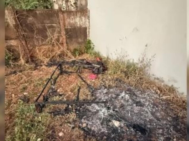  Em ato de crueldade homem golpeia mulher e ateia fogo em colchão ainda com ela viva