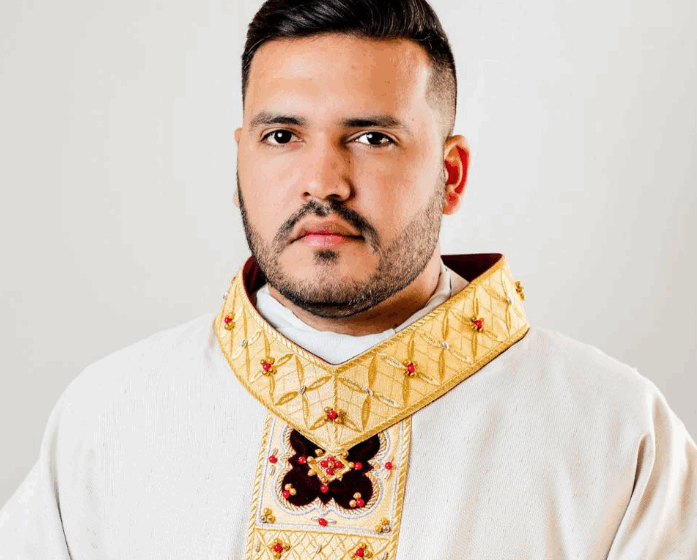  Vigário paroquial de Lavras padre Jardel se envolve em acidente de transito.